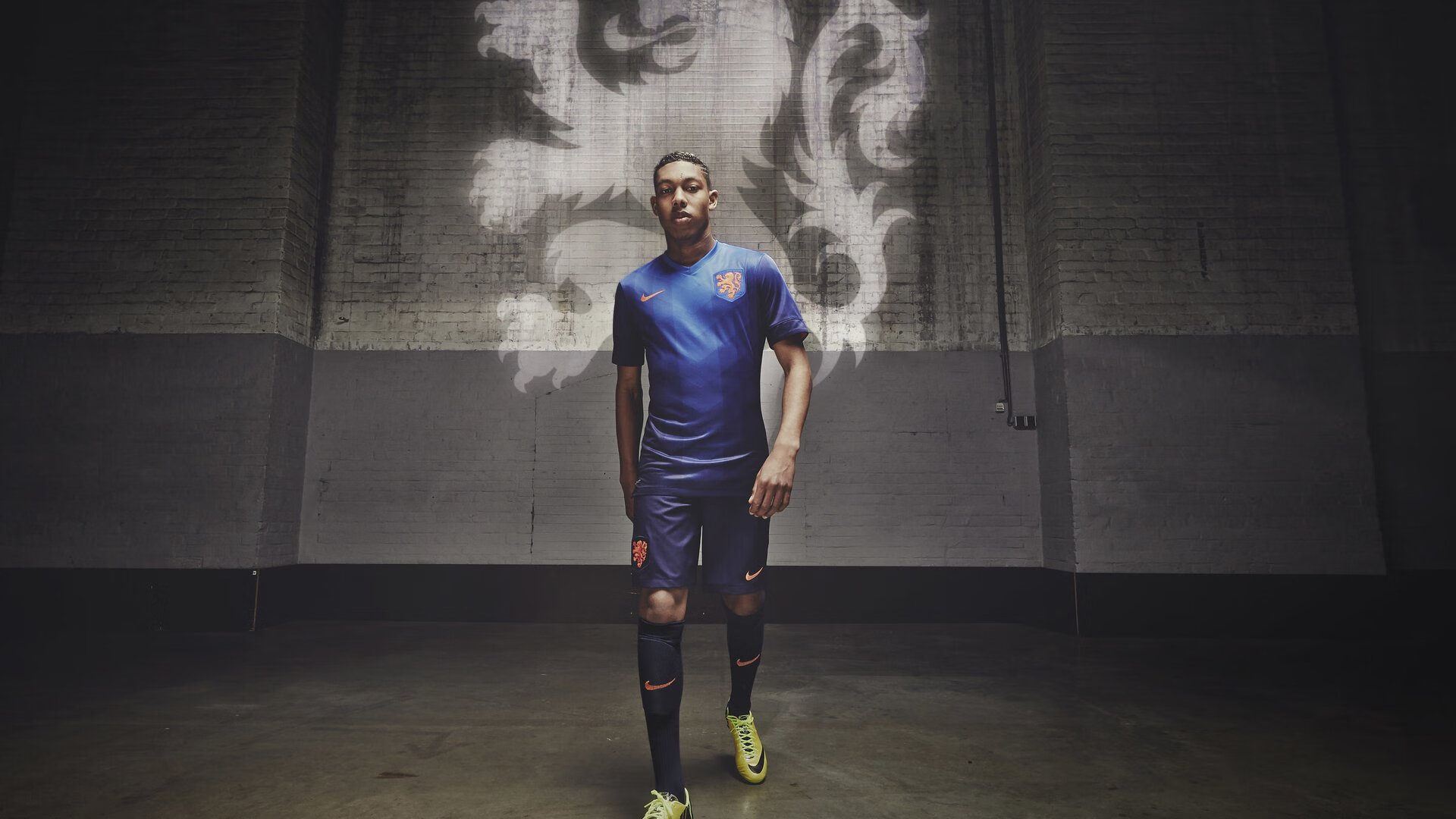 里根·史密斯冲刺时刻全场沸腾，里克·史密斯